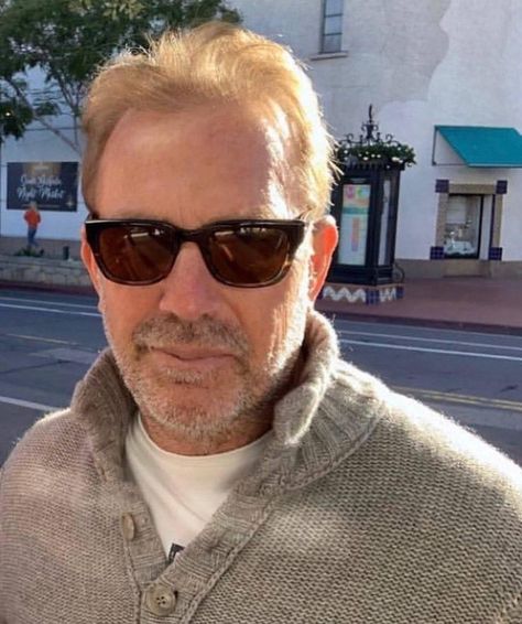 Kevin Michael Costner, Kelvin Costner Pictures, Hospital Pictures Accident, Buffalo Bills Baby, Good Morning Wish, Army Usa, Iphone Gadgets, Army Images, Johnny Depp Pictures