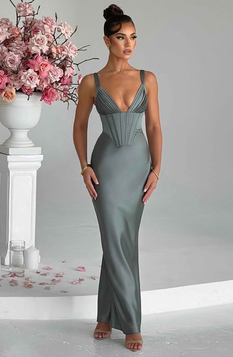 Say hello to your dream fit, Shae. This gorgeous sage maxi is ultra feminine, cut from our premium bias cut satin that skims over the body for a stunning silhouette. The corseted body has in built boning for a cinched waist, and pretty pleated cups with halter straps. Maxi Dress Summer, Formal Wear Dresses, Marine Uniform, Maxi Dress Sale, Sparkle Dress, Maxi Dress Formal, Dress Satin, Dresses By Length, Formal Dresses Prom