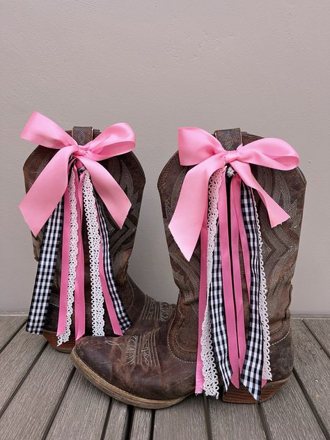 #cowgirl #cowboyboots #gameday #boots #ribbon #pink Cute Pink Cowgirl Outfits, Cowgirl Barbie, Friendsgiving Ideas, 20th Bday, Megan Moroney, Pink Cowgirl Boots, Gift Wishlist, Pink Cowgirl, Pony Club