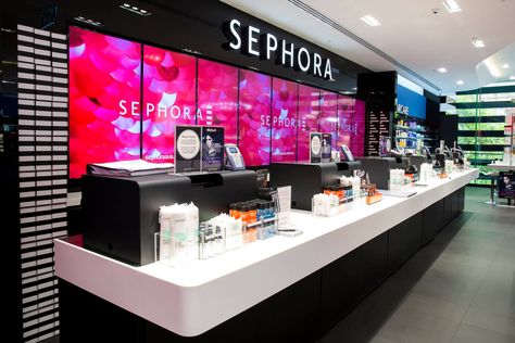 Sephora's store - Shop Design Sephora Store, Store Design Interior, Vogue Australia, Store Interior, Shop Interior Design, Engineering Design, All Things Beauty, Interior Design Studio, Store Design