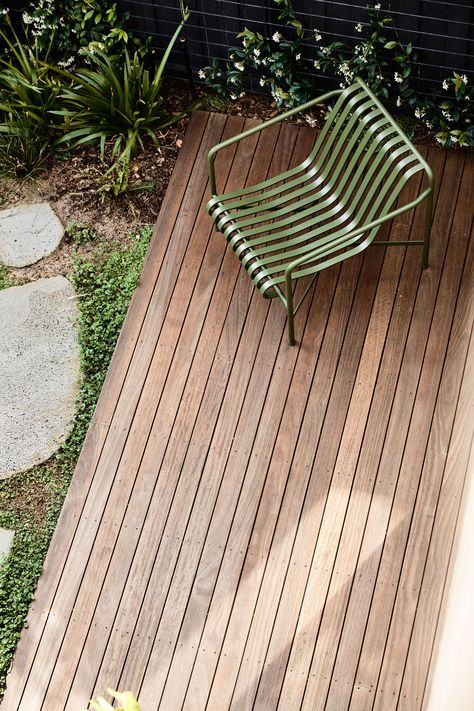 Terrace Ladder Design, Terrace Flooring Ideas Outdoor Wood, Terrace Wooden Floor, Wellard Architects, Timbertech Brownstone Deck, Residential Garden, Wooden Terrace, Wooden Deck, Albert Park