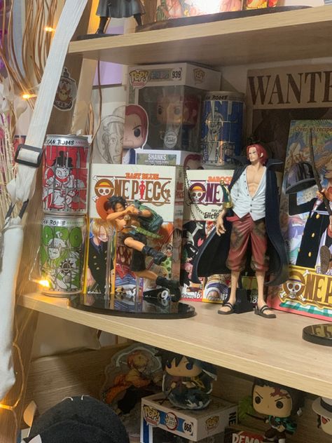 One Piece Manga Shelf, One Piece Room Decor, Anime Shelves, One Piece Room, Collectors Room Ideas, Manga Shelf, Anime Bedroom Ideas, One Piece Theme, Diy Room Decor For Teens