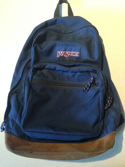 Navy Blue Jansport, Jansport Bookbag, Blue Jansport Backpack, Jansport Backpacks, Mochila Jansport, Musical Costumes, Brown Backpack, Outfits Baggy, Brown Backpacks