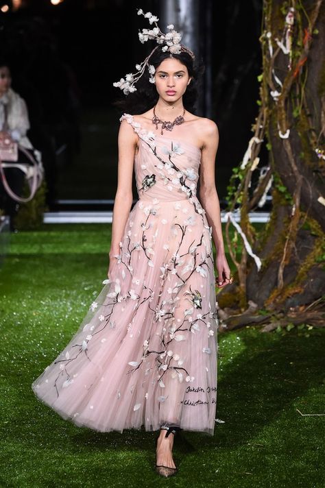 maria grazia chiuri extends her dior haute couture collection in tokyo - i-D Floral Lace Fabric, Couture Looks, 3d Fashion, Haute Couture Dresses, Fashion Show Images, Tulle Lace, Runway Models, Embroidery Dress, Mode Inspiration