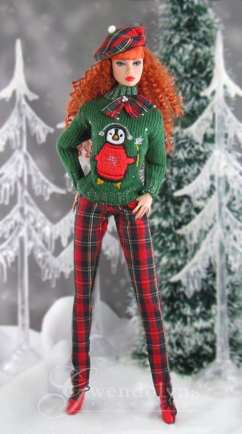 Barbie Restoration, Barbie Winter, Barbie Collectibles, Scottish Christmas, Barbie Christmas, Accessoires Barbie, Girl Barbie, Sewing Barbie Clothes, Barbie Wardrobe