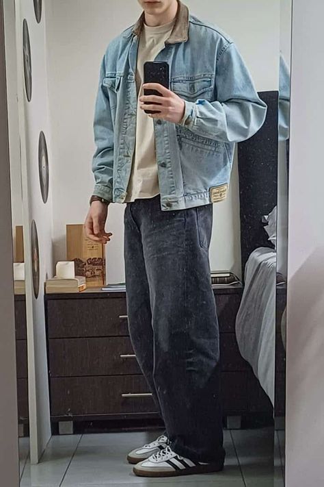 Men Outfits With Jacket, Mens Fashion Casual Baggy, Man Jeans Jacket, Baggy Jeans And Denim Jacket Outfit, Mens Denim Jeans Outfit, Men Jeans Jacket Outfit, How To Style A Jean Jacket Men, Men Outfits Vest, Denim Jacket Fits Men