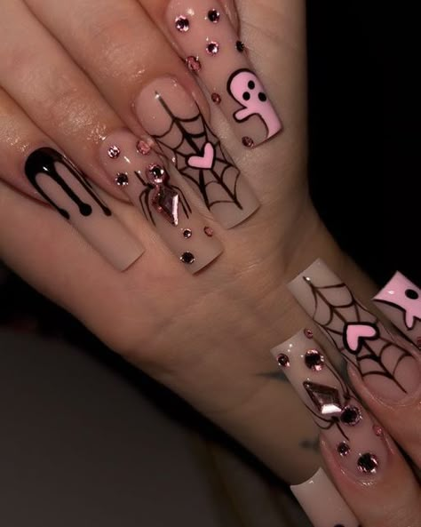 Halloween Girly Nails, Pink Nails Long Square, Sparkly Halloween Nails, Pink Nails Long, Spooky Season Nails, Halloween Nails Pink, Scream Outfits, Pink Halloween Nails, Nails Long Square