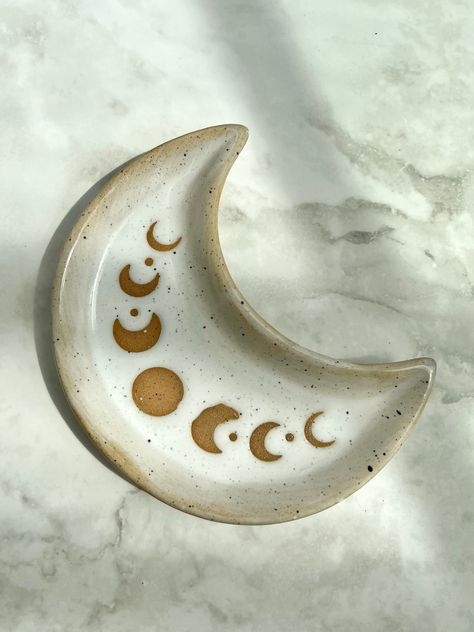 Whimsical Pottery, Ceramic Trinket Dish, Ring Dishes, Moon Shapes, Ring Dish, Trinket Dish, Trinket Dishes, Ceramic Bowls, Crescent Moon