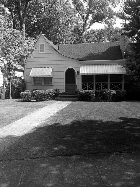 This Front Yard Was a Bit Dull French Front Yard, Outside Home Colors, Pergola Drapes, Simple Landscaping Front Yard, Front Yard Makeover, Iron Pergola, Ranch Makeover, Landscaping Around House, Simple Landscaping