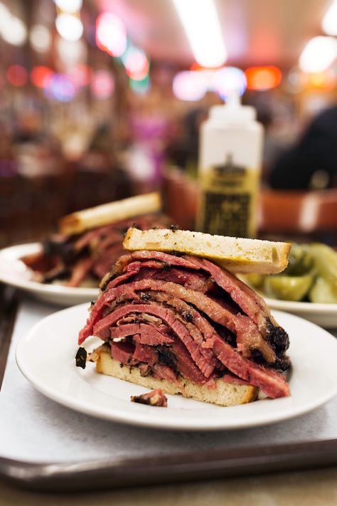 Pastrami Sandwich Recipe, Katz Deli, Pastrami Sandwich, Best Bagels, Pizza Bagels, New York Food, True Food, Deli Food, Rye Bread