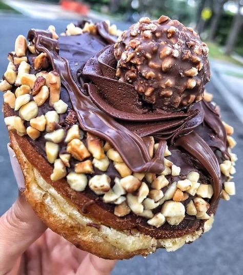 colorado donuts Junk Food Snacks, Food Drinks Dessert, Food Obsession, Cafe Food, Interesting Food Recipes, Yummy Food Dessert, Pretty Food, Food Cravings, I Love Food