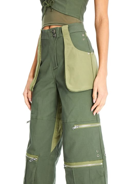 Upcycle Cargo Pants, Cool Pants Design, 2023 Clothing Trends, Futuristic Pants, Pants With Lots Of Pockets, Modular Clothing, Unique Pants, Streetwear Pants, Green Cargo Pants