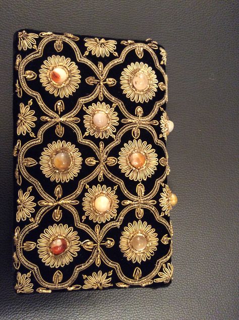 Black And Gold Embroidery, Rosa Mystica, Leather Bag Tutorial, Book Purse, Zardozi Embroidery, Diy Bag Designs, Fashion Design Collection, Purse Handmade, Couture Embroidery