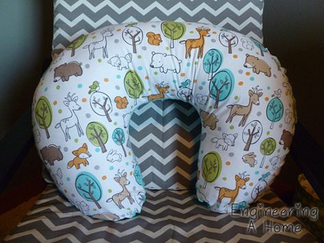 Diy Nursing Pillow, Diy Nursing, Nursing Pillow Covers, Diy Baby Gifts, Nursing Pillow Cover, Baby Baskets, Nursing Pillow, Diy Pillows, Embroidery Craft