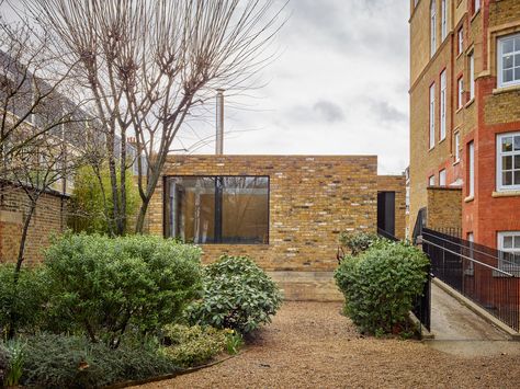 The hidden pocket door resulted in a seamless opening between the internal and external living space. The two-track minimal windows as windows measured as an impressive 3m wide x 1.8m providing the home owners with incredible view without obstruction. #iqglass #framelessglass #framelessglazing #structuralglazing #minimalwindows #slimframedslidesr #slimframedslidingdoors #slidingdoors #maximumview #framelessrooflights Architecture Precedent, Grand Designs Uk, Grand Designs Houses, Raised House, Minimal Windows, Houses Modern, Hidden House, Aluminium Sliding Doors, Home Extension