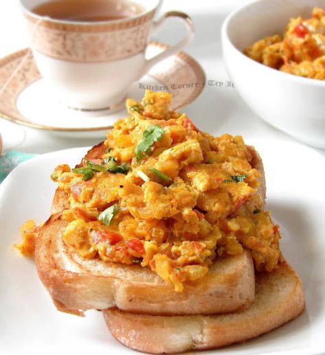 Akuri/Parsi Style Scrambled Eggs Parsi Food Recipes, Akuri Recipe, Indian Breakfast Ideas, Parsi Dishes, Scrambled Egg Bake, Parsi Recipes, Parsi Food, Scrambled Egg Muffins, Baked Omelette