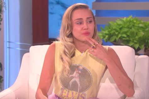 Miley Cyrus Cries on Ellen Over Hurricane Harvey Destruction (Video) Happy Hippie, Taylor Swift Funny, Tv Channel, Miley Cyrus, Favorite Celebrities, Taylor Swift, Foundation, Celebrities