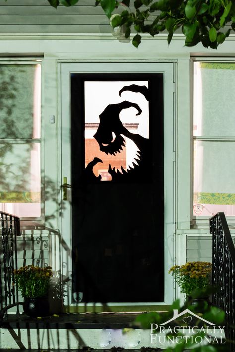 Make your own Halloween door decorations with vinyl! Diy Halloween Door Decorations, Halloween Diy Door, Diy Christmas Door Decorations, Jump Scare, Contest Ideas, Dekorasi Halloween, Halloween Window Decorations, Diy Christmas Door, Halloween Web