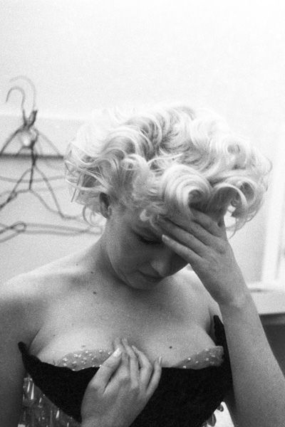 28 Rare Photos of Marilyn Monroe You Must See | StyleCaster Amazing Woman, I Love Cinema, Marilyn Monroe Photos, Norma Jean, Norma Jeane, Madison Square Garden, Blonde Bombshell, Steve Mcqueen, Rare Photos