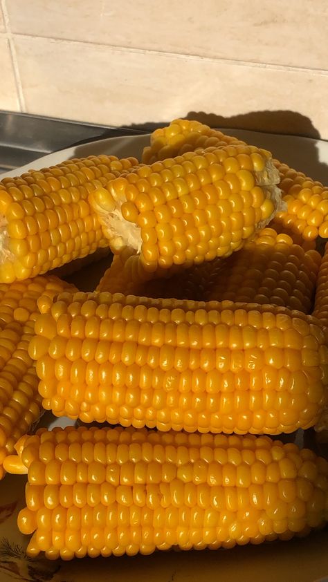 Corn On The Cob Aesthetic, Corn Aesthetic, Sweet Cream Pie, The Summer Of Broken Rules, Corn Recipes Side Dishes, African Recipes Nigerian Food, Healthy Lunch Snacks, Nigerian Food, Vegetarian Snacks