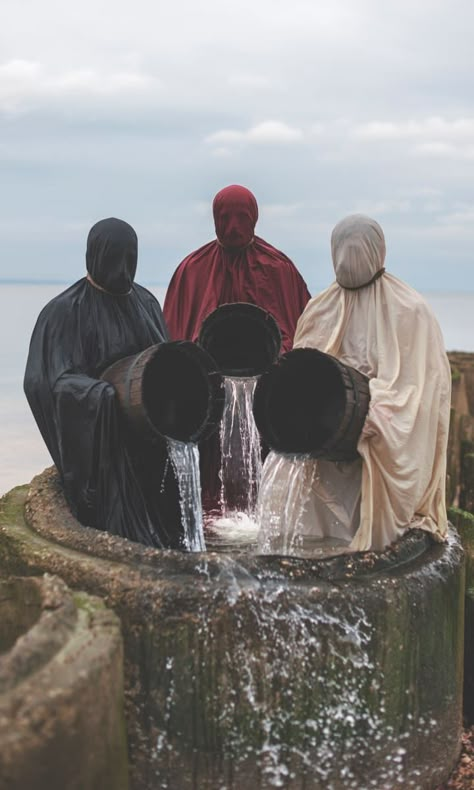 Nicolas Bruno, Three Of Cups, Surreal Photography, Photography Series, 다크 판타지, Surrealism Photography, Film Inspiration, Minor Arcana, Dark Photography