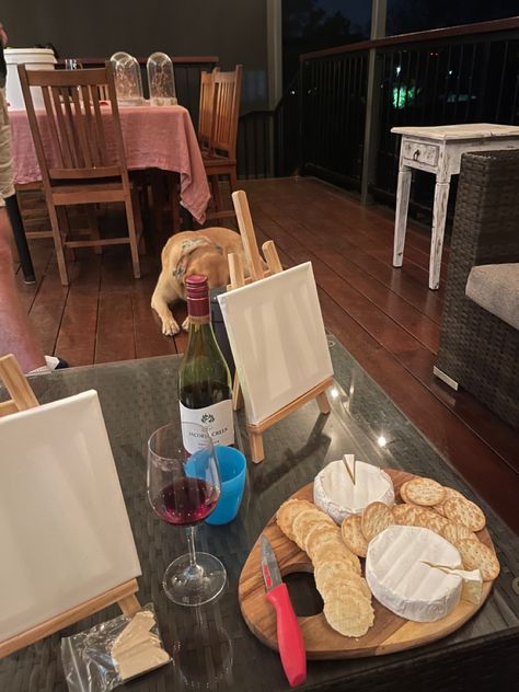 Wine And Paint Date Night At Home, Paint Each Other Date, Sip And Paint Aesthetic, Paint And Sip Aesthetic, Crafts With Friends Aesthetic, Wine And Paint Party Ideas, Painting Date Aesthetic, Paint And Sip Date, Painting With Wine