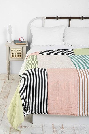 ♦ Casa Vintage, Granny Chic, Home Goods Decor, Patch Quilt, My New Room, Quilt Inspiration, Bedroom Inspirations, Home Interior, Home Bedroom