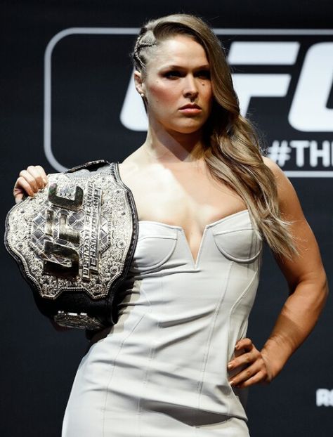 A Ronda Rousey Wallpaper, Ronda Jean Rousey, Ufc Women, Olympic Medals, Ronda Rousey, Mma Fighters, Summer Olympics, Judo, Ufc