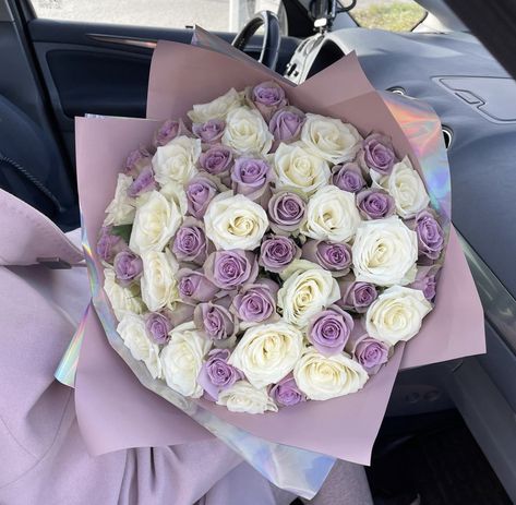 Roses Bouquet Gift, Birthday Flowers Bouquet, Rose Flower Arrangements, Luxury Flower Bouquets, Fancy Flowers, Gifts To Make, Prettiest Bouquet, Boquette Flowers, Flower Gift Ideas