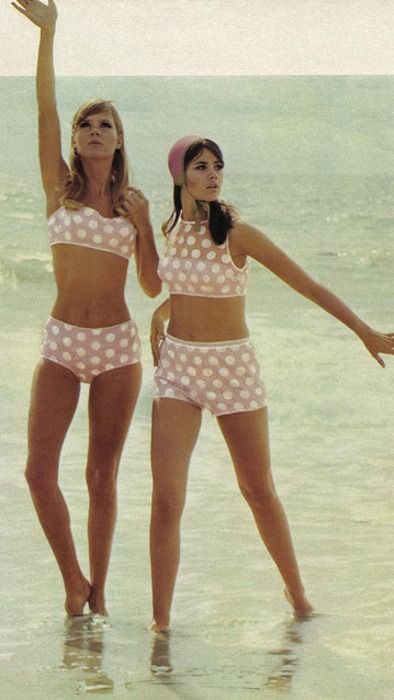 1960s Pink and White Polka Dot Bikinis. Bikinis Retro, Colleen Corby, Istoria Modei, Jean Shrimpton, Mode Retro, Lindy Hop, Fashion 1960s, Sharon Tate, Vintage Swimwear