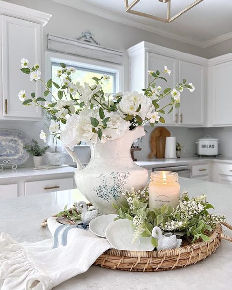 19 Stunning Summer Centerpiece Ideas To Elevate Your Space 3 Dinning Room Table Center Piece, Summer Centerpiece Ideas, Dinning Room Centerpieces, Farmhouse Dining Room Table Decor, Island Centerpiece Ideas, Summer Table Centerpieces, Christmas Dining Table Decorations, Kitchen Island Centerpiece, Everyday Centerpiece