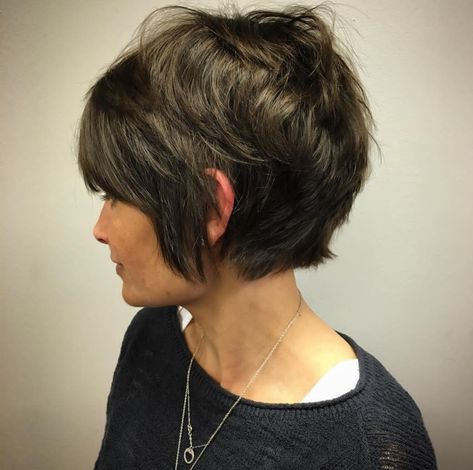 Classy Short Haircuts, Short Hair Cuts For Round Faces, Hairstyles For Thick Hair, Balayage Bob, Longer Pixie Haircut, Brunette Bob, Cute Short Haircuts, Pixie Haircut For Thick Hair, Short Hairstyles For Thick Hair