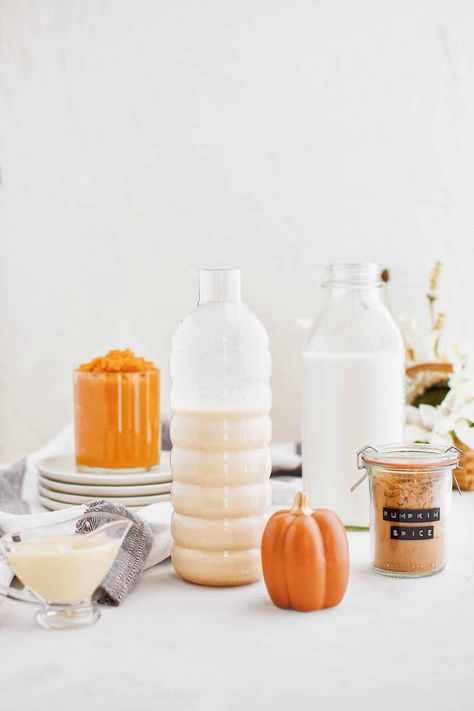 Pumpkin Milk - KendellKreations Pumpkin Milk Recipe, Silo Cookies, Flavored Milk Recipes, Soy Milk Recipes, Sweet Drinks Recipes, Pumpkin Milk, Homemade Chai Tea, Thanksgiving Brunch, Magnolia Table