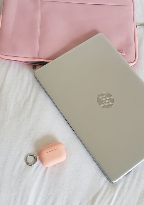 Hp Envy X360 Aesthetic, Hp Laptop Aesthetic, Vision Board Notebook, 2000s Phone, University Students Life, Pretty Handwriting, Cute Headphones, Pink Laptop, Manifesting Vision Board