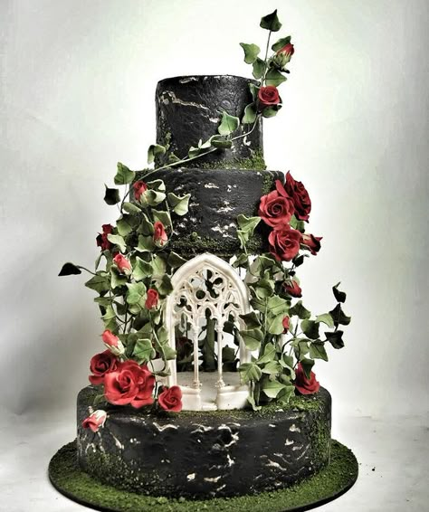 Gothic Wedding Decorations, Wedding Cake Forest, Goth Cakes, Haunted Wedding, Gothic Wedding Cake, Gothic Cake, Dark Romantic Wedding, Huge Cake, Dark Wedding Theme