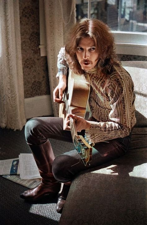 Blues Rock Aesthetic, Eric Clapton 60s, Eric Clapton Style, Blues Music Aesthetic, Eric Clapton 70s, Ellis Aesthetic, 1960 Aesthetic, Guitarist Photography, Cream Eric Clapton