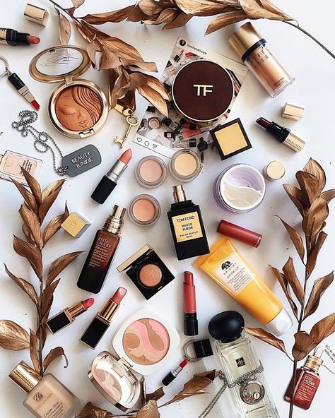 < INVITE > Calling all beauty junkies! Estee Lauder Companies is having a party & is extending the invite to one of my followers (and a… Estee Lauder Aesthetic, Estee Lauder Companies, Skincare Wishlist, Egyptian Style, Estee Lauder Makeup, Holiday Makeup, My Followers, Estée Lauder, No Limit