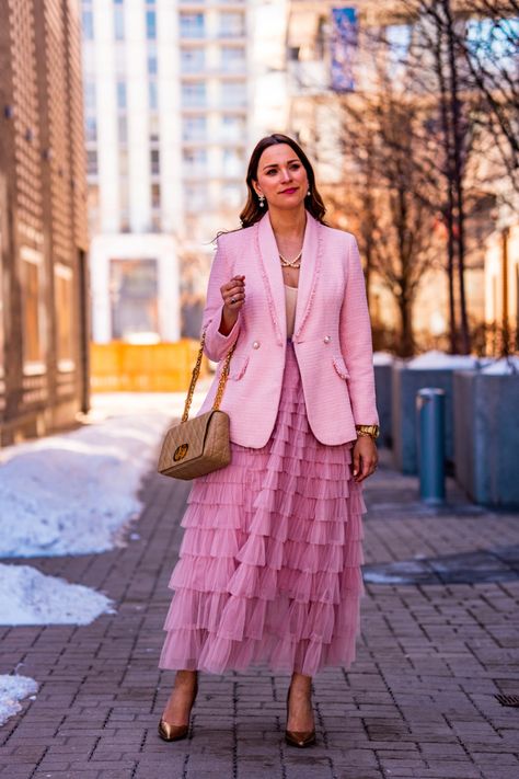 Tulle Skirt Blazer Outfit, Blazer Tulle Skirt, Pink Blazer Skirt Outfit, How To Style A Pink Blazer, Glinda Inspired Outfit, Pink Modest Outfits, Blazer Rosa Outfit, Pink Tulle Skirt Outfit, Pink Midi Skirt Outfit