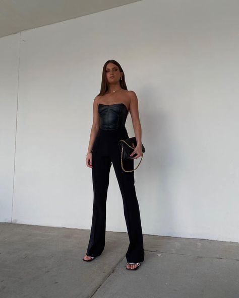 Leather Corset Outfit, Night Luxe, Cropped Corset, Corset Outfit, Australia Fashion, Neutral Aesthetic, Fashion Influencer, Leather Corset, Black Outfits