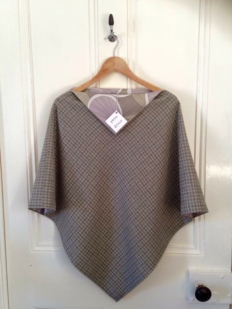 Tweed Poncho lined with a linen blend Sewing Clothes, Linen Blend, Crop Tops, Sewing, Women's Top, Clothes