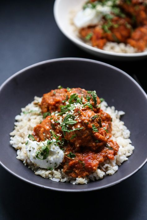 Easy Chicken Tikka Masala Meatballs (Gluten-Free) - Feed Me Phoebe Chicken Recipes Diet, Healthy Chicken Tikka Masala, Easy Chicken Tikka Masala, Tikka Masala Sauce, Gluten Free Chicken Recipes, Best Way To Save Money, Chicken Tikka Masala Recipes, Tikka Masala Recipe, Alaska Trip