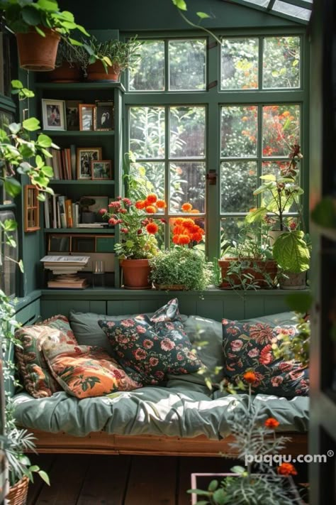 Small Sunroom Decor, Cottagecore Sunroom, Garden Cabin Interior, Sunroom Bedroom, Cottagecore Interior, Small Sunroom, Dreamy Design, Sunroom Ideas, Boho Bedroom Ideas