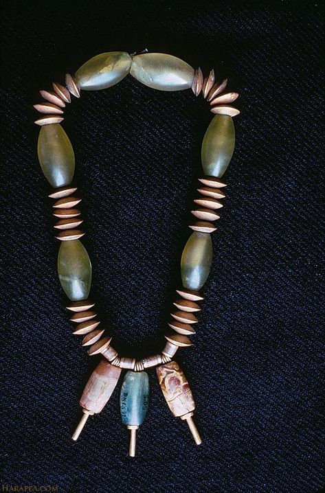 Necklace Harappan Civilization, Indus Civilization, Indus River, Bronze Age Civilization, Ancient Indian History, Mohenjo Daro, Grossular Garnet, Ancient Beads, Indian Subcontinent