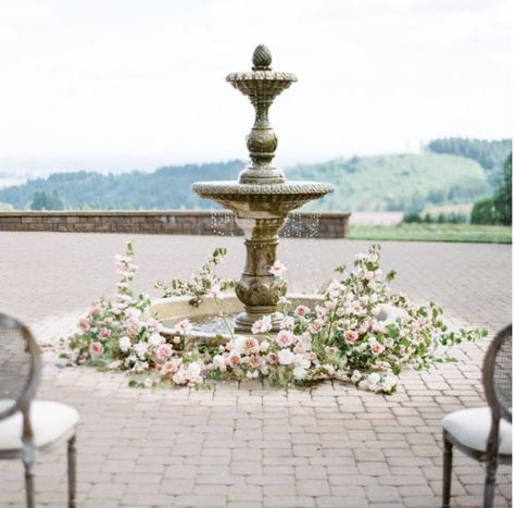 Fountain Floral Installation, Floral Installation Wedding, Fountain Flowers, Hart Floral, William Hart, Installation Wedding, Party Concept, Floral Installation, Portland Oregon Wedding