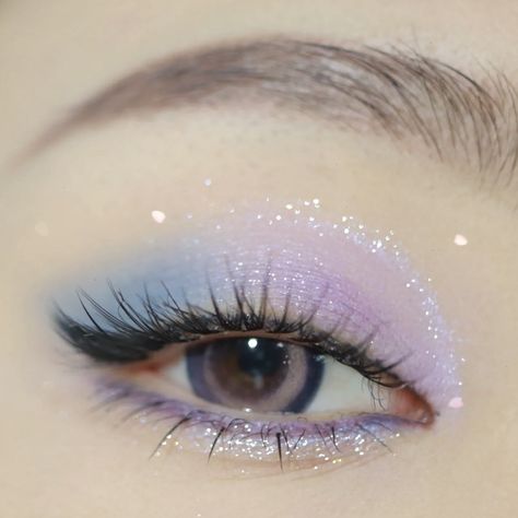 Light Blue And Purple Makeup, Blue Purple Eye Makeup, Eye Makeup For Small Eyes, Makeup For Deep Set Eyes, Eyeshadow Makeup Tutorial, Shine Makeup, Eye Makeup For Hooded Eyes, Makeup For Small Eyes, Full Makeup Tutorial