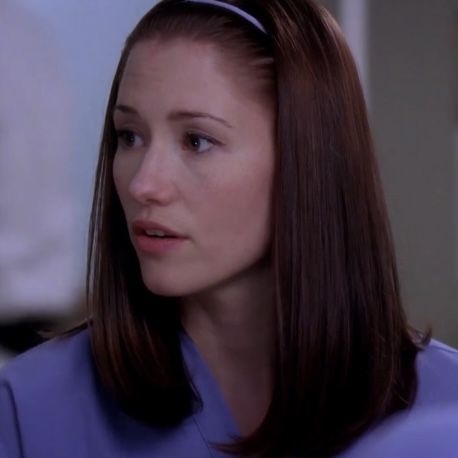 Lexie Grey Short Hair, Lexie Grey Hair, Lexie And Mark, Princess Videos, Grey's Anatomy Doctors, Grey Makeup, Lexie Grey, Grey Hair, Just Girl Things