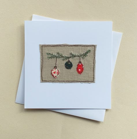 Cards Made With Fabric, Christmas Cards Baubles, Fabric Christmas Cards Free Pattern, Free Motion Cards, Sewing Christmas Cards, Applique Christmas Cards, Fabric Xmas Cards, Free Motion Embroidery Christmas, Textile Christmas Cards