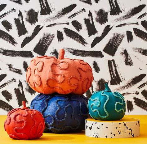 19 Mini Pumpkin Painting Ideas for Fall Decorate Mini Pumpkins, Mini Pumpkin Decorating Ideas, Mini Pumpkin Decorating, Mini Pumpkin Painting Ideas, Mini Pumpkin Painting, Clown Bow Tie, Cinderella's Carriage, Pumpkin Decorating Ideas, Halloween Pumpkin Diy