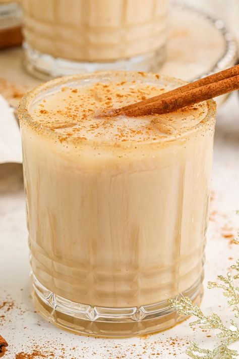 If you're looking to add a fun twist to your holiday party menu, why not start with a classic White Russian cocktail with a seasonal spin? Enter the Cinnamon White Russian – a delightful blend of creamy richness and warm spices that's perfect for any Christmas party. White Russian Drink, Holiday Party Menu, Russian Party, White Russian Cocktail, Happy Hour Food, Fresh Meals, Cinnamon French Toast, Family Fresh Meals, White Russian