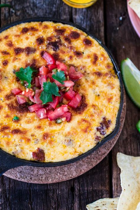 Mexican Queso Fundido with Chorizo Authentic Mexican Queso, Mexican Queso, Queso Fundido Recipe, Fundido Recipe, Smoked Mozzarella, Queso Fundido, Top Secret Recipes, Olive Gardens, Authentic Mexican